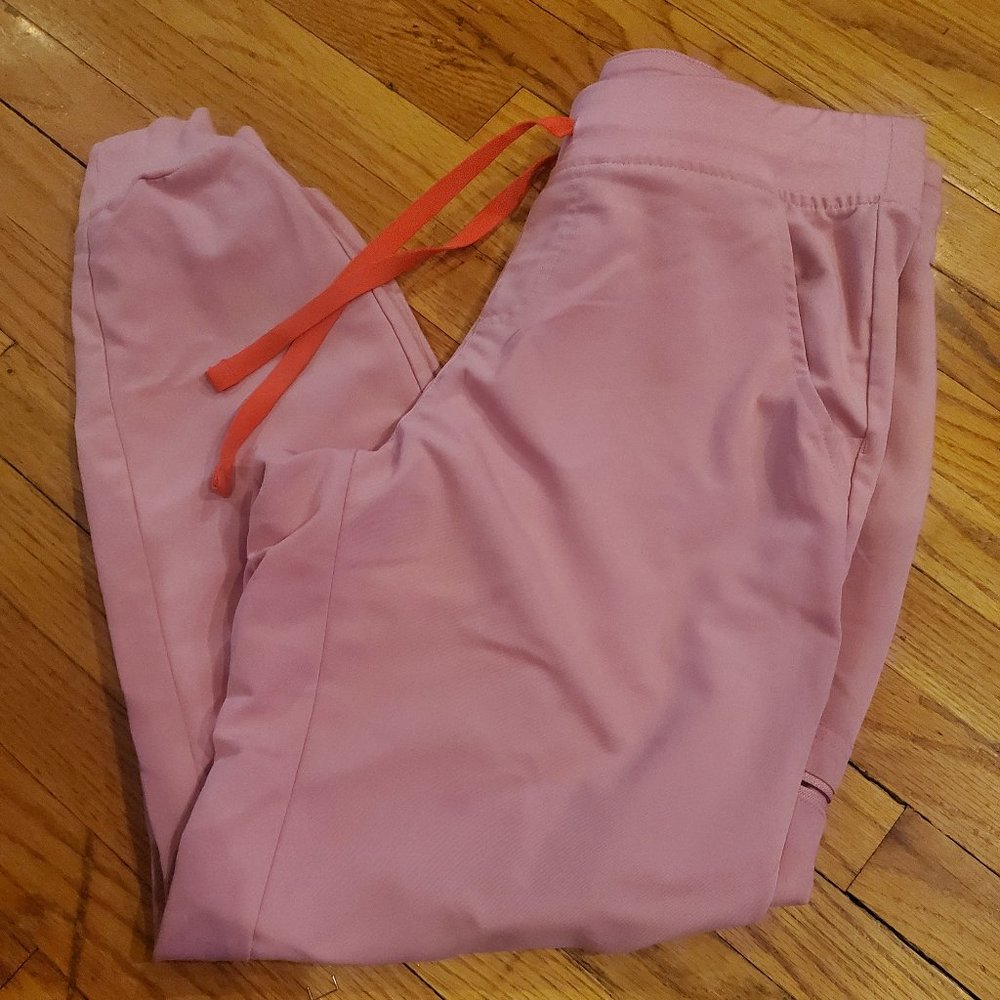 Chalk pink Figs jogger scrub